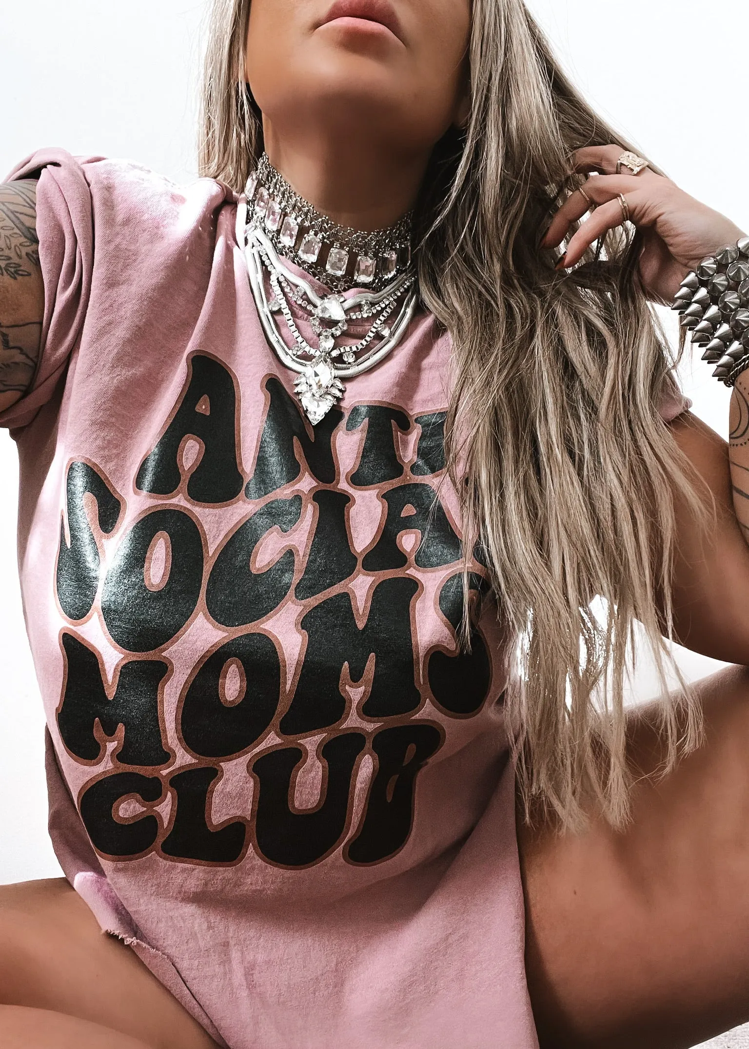 ANTISOCIAL MOMS CLUB SIDE SLIT TEE