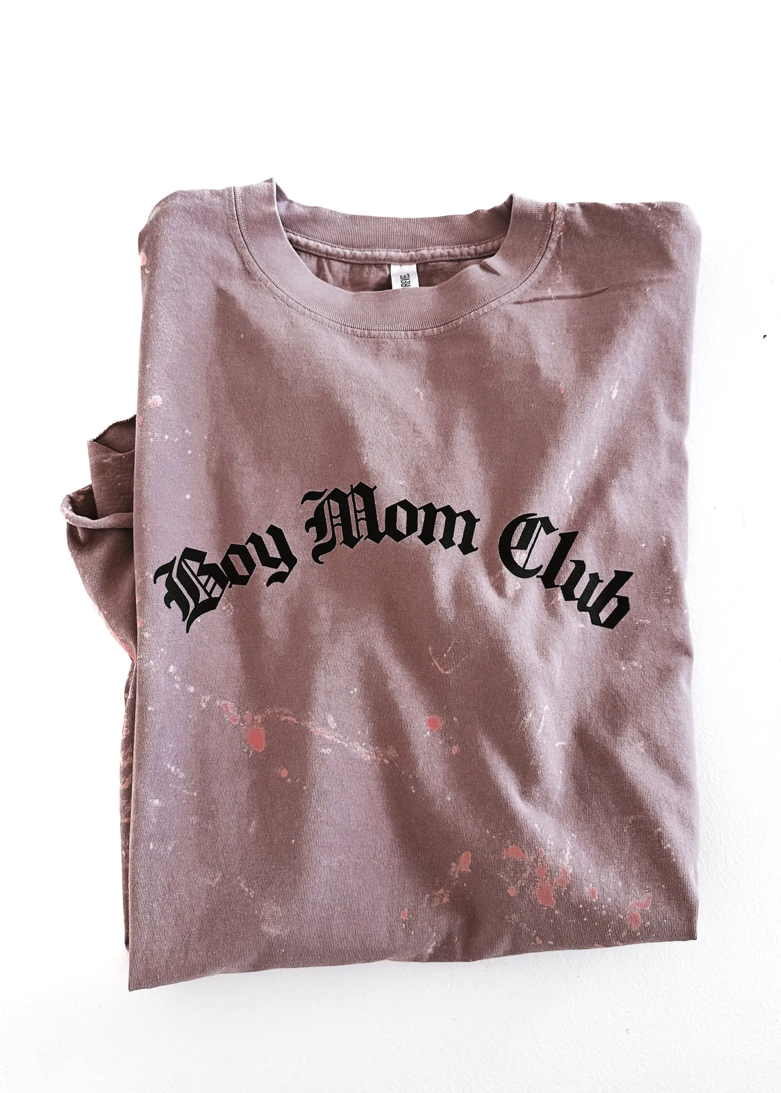 BOY MOM CLUB BLEACHED OUT SIDE SLIT TEE
