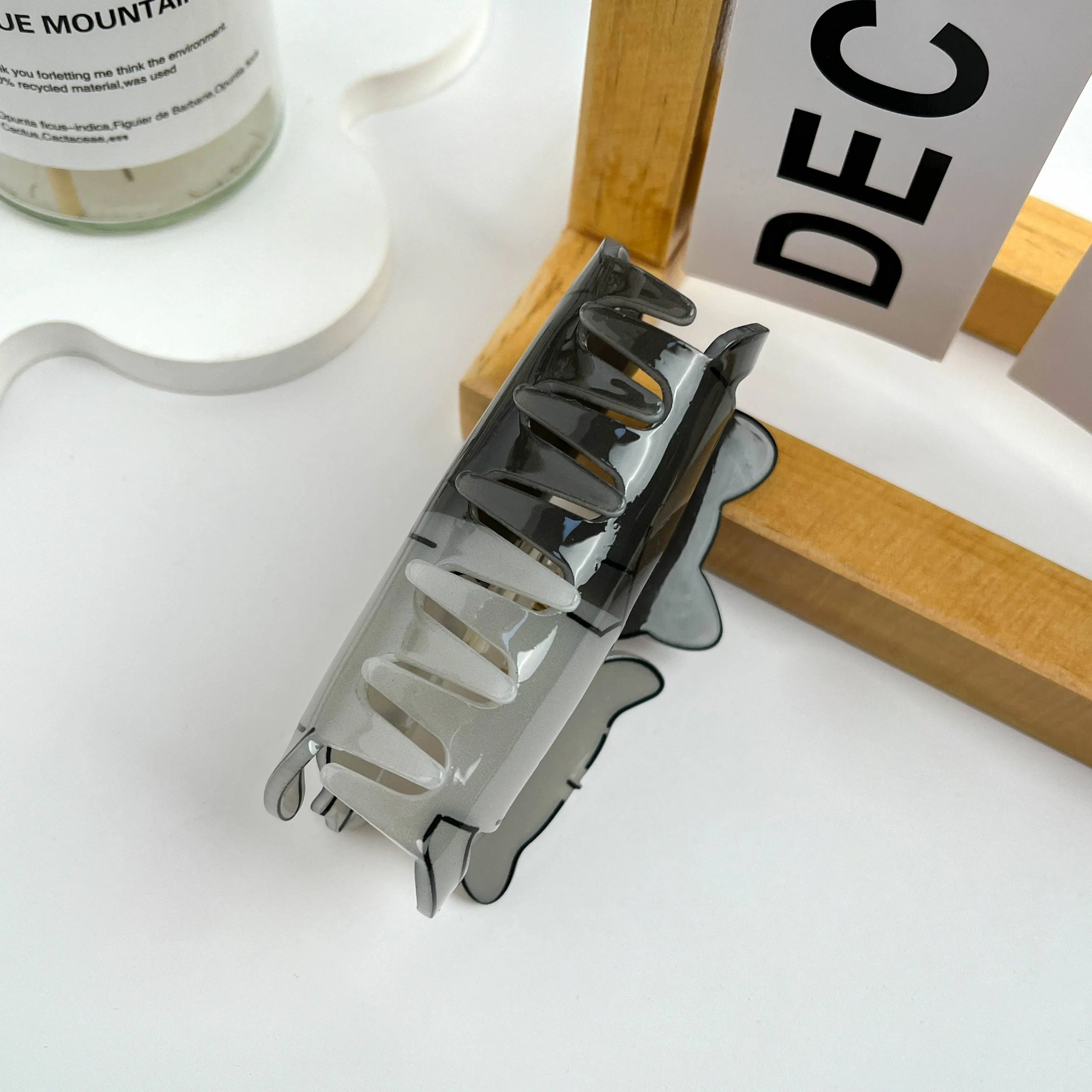 Cat Graffiti Animal Acrylic Hair Claw Clip: Black and Grey