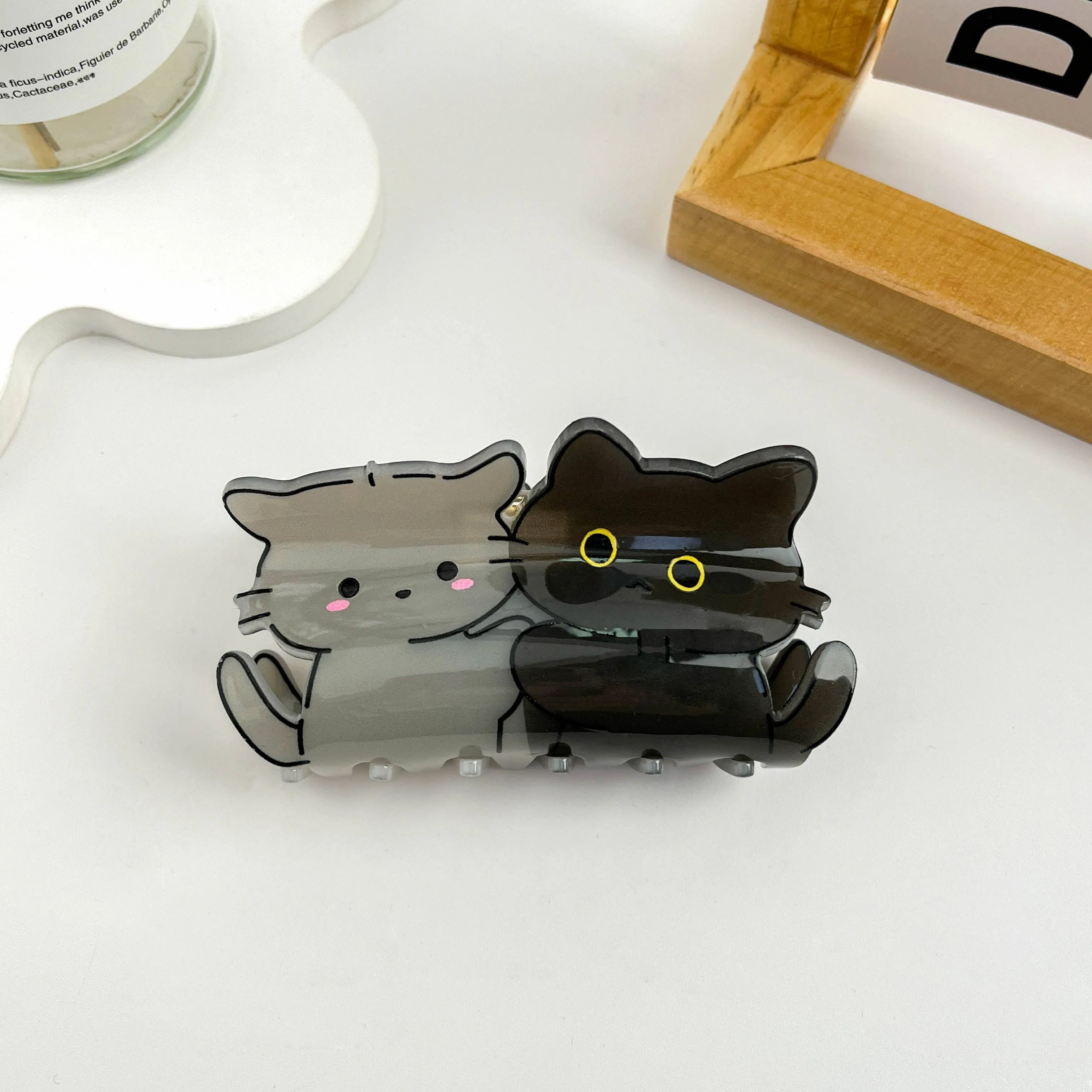 Cat Graffiti Animal Acrylic Hair Claw Clip: Black and Grey