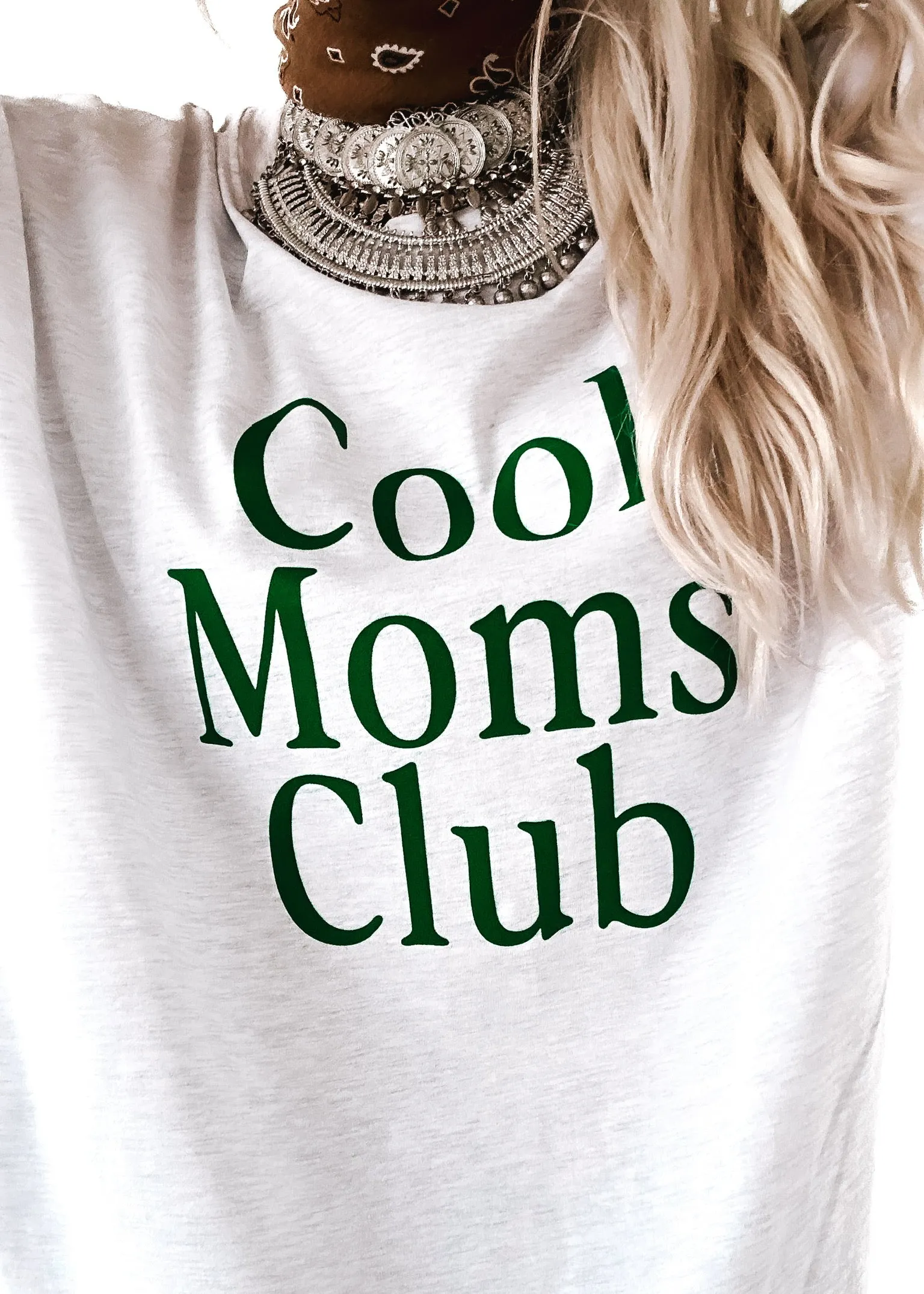 COOL MOMS CLUB SIDE SLIT TEE