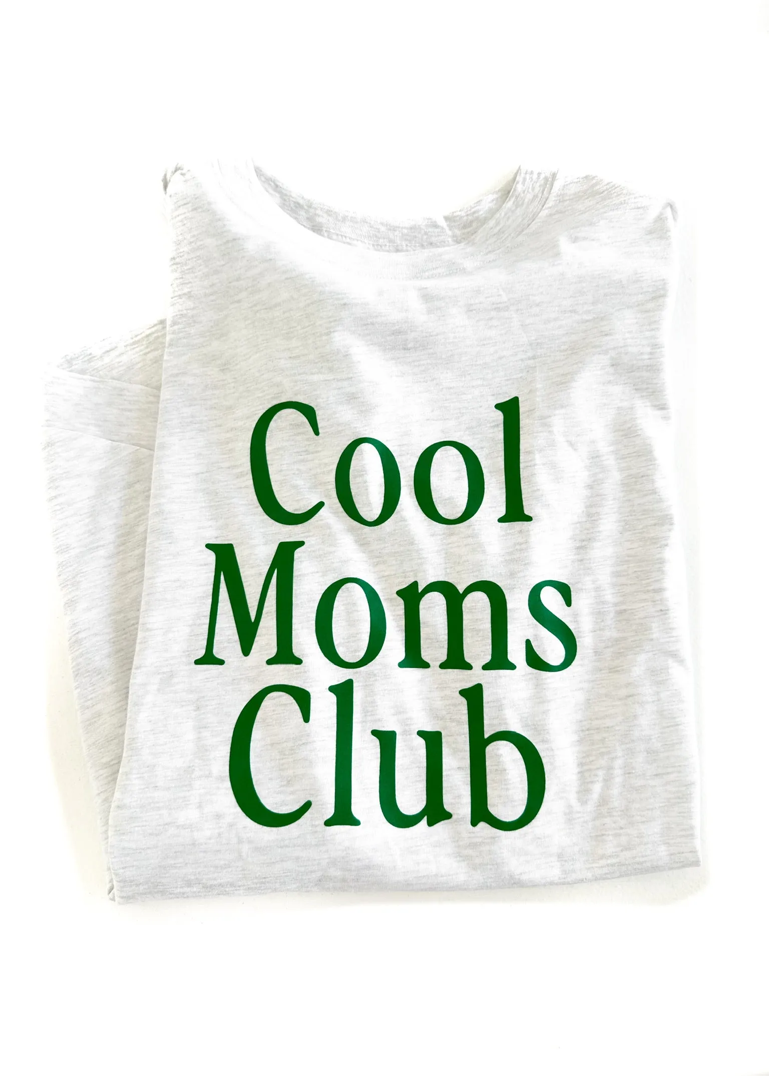 COOL MOMS CLUB SIDE SLIT TEE