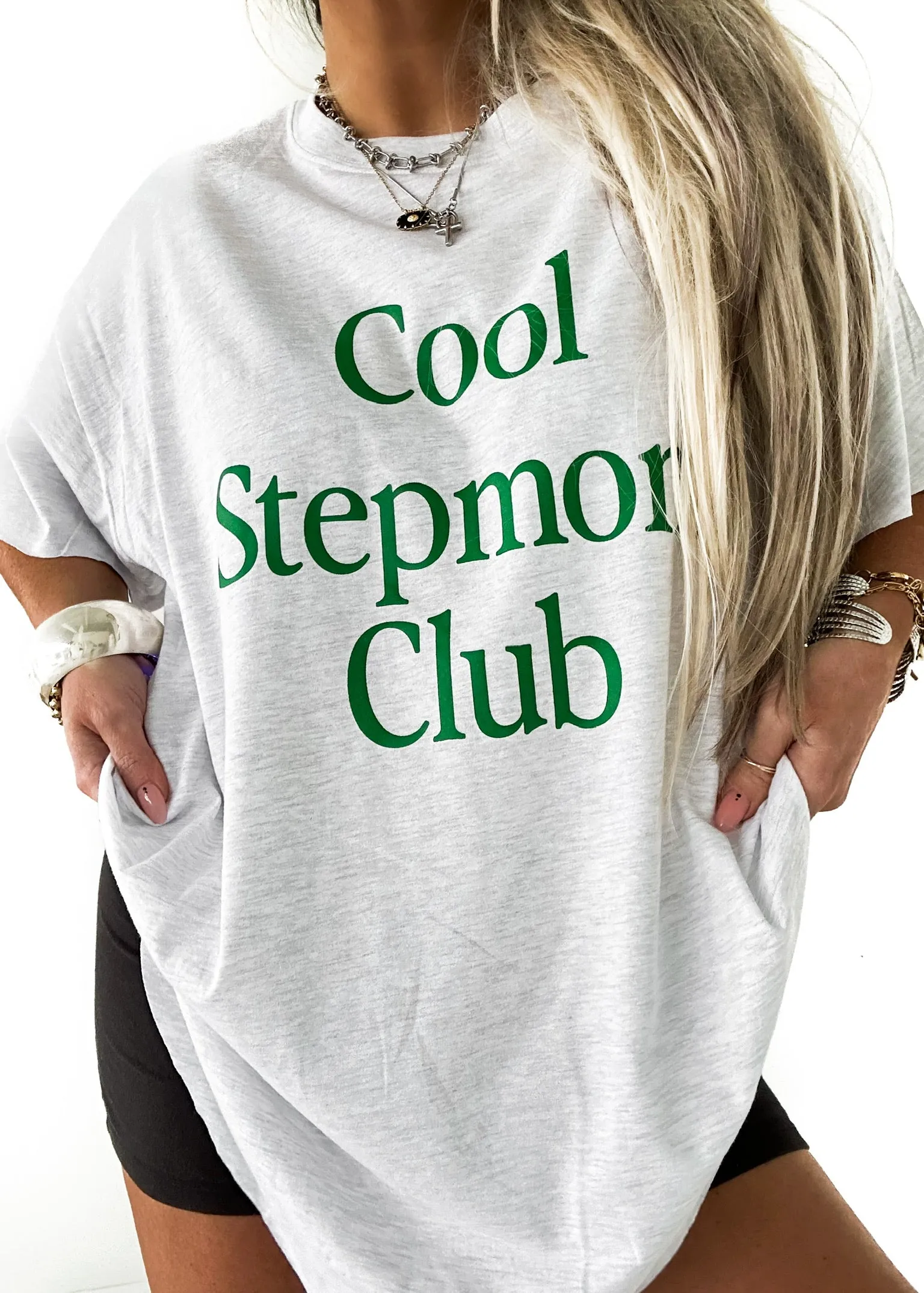COOL STEPMOMS CLUB SIDE SLIT TEE