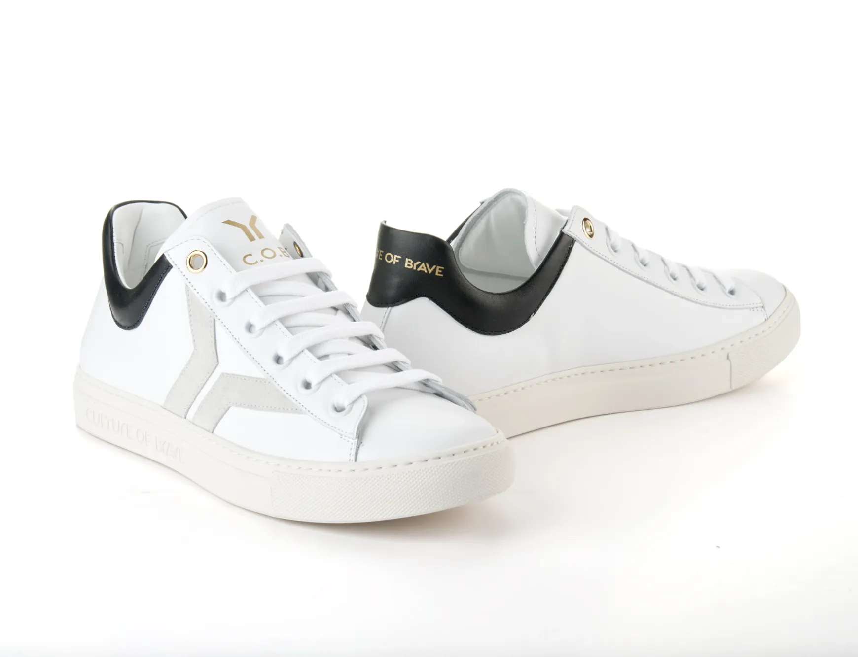 Courage Low Tracker Sneaker | White