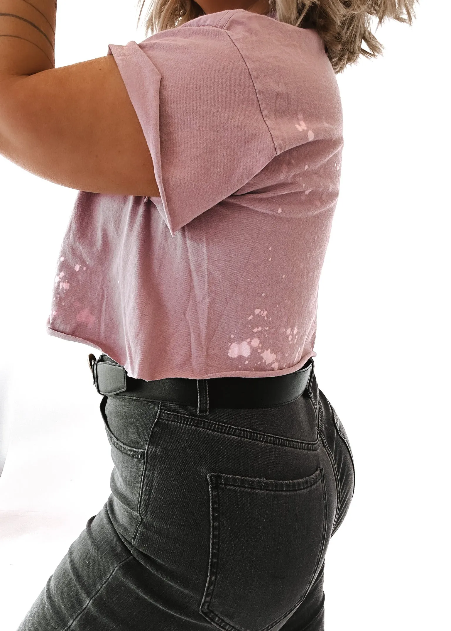 CROPPED PEBBY BASICS BLEACHED OUT LILAC TEE