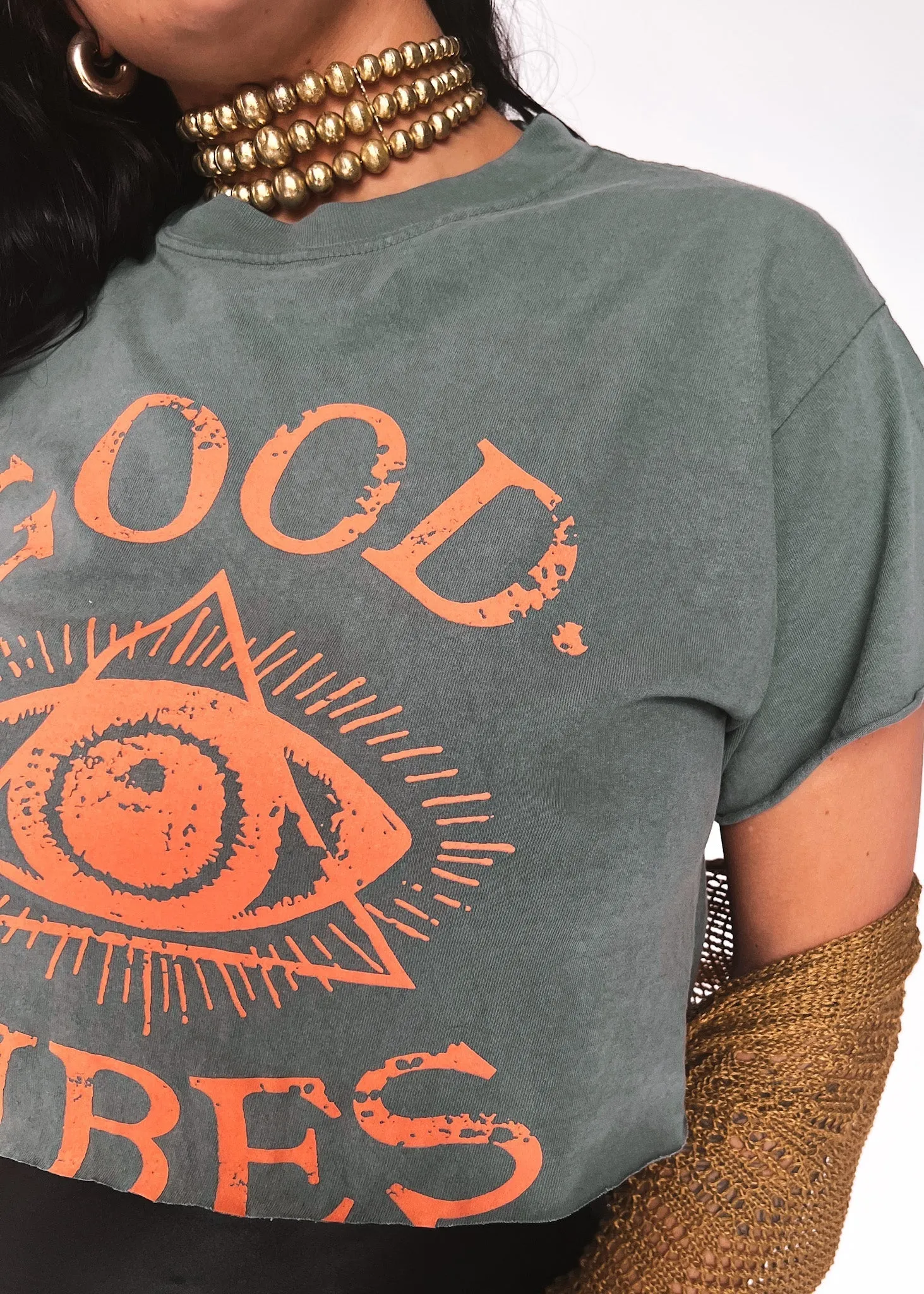 GOOD VIBES (PEACH) SIDE SLIT TEE