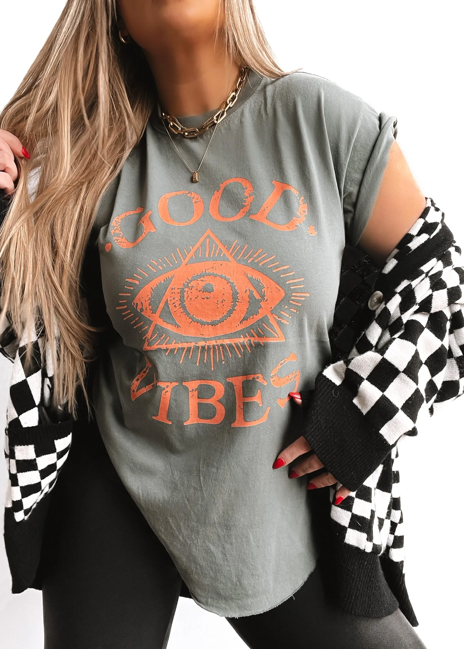 GOOD VIBES (PEACH) SIDE SLIT TEE