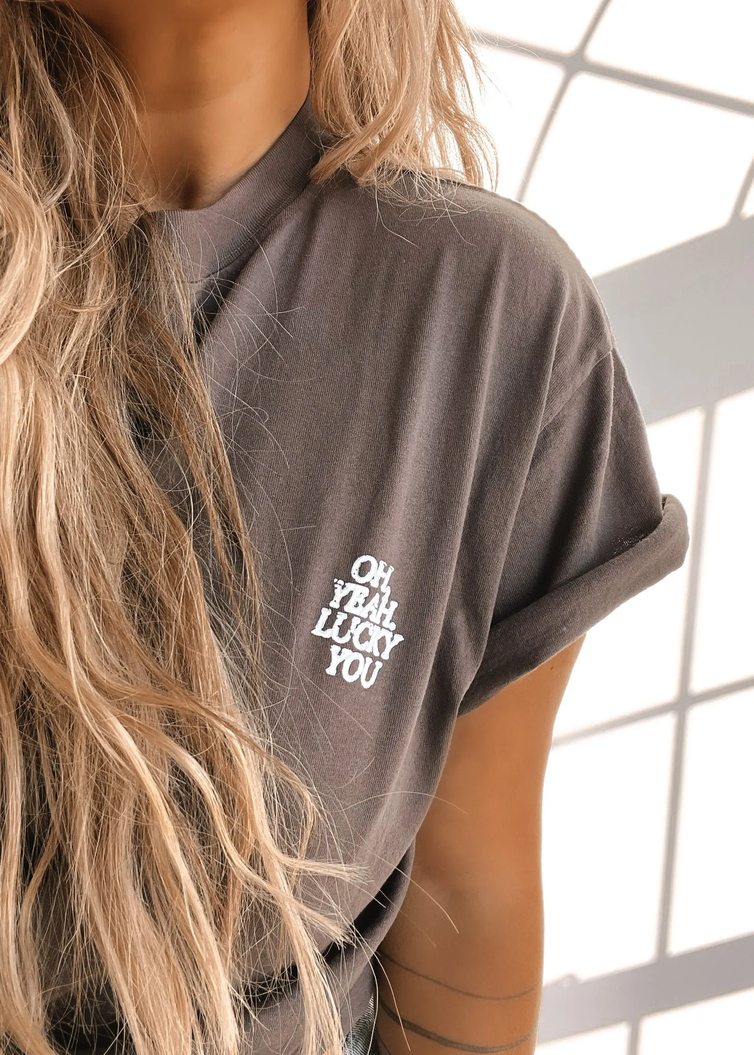 HERE COMES TROUBLE SIDE SLIT TEE