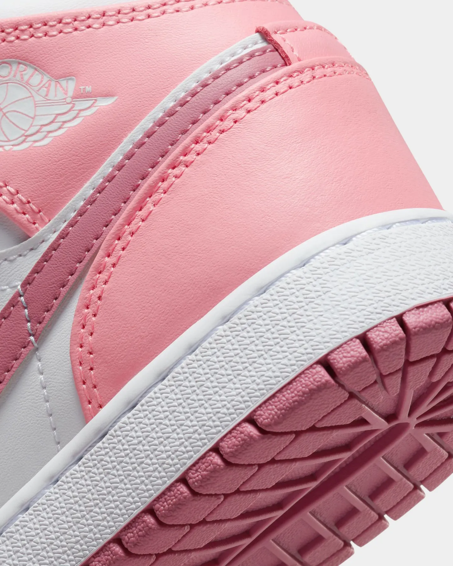 Jordan Kids' Air Jordan 1 Mid (GS) "Valentine's Day" Coral Chalk/Sail