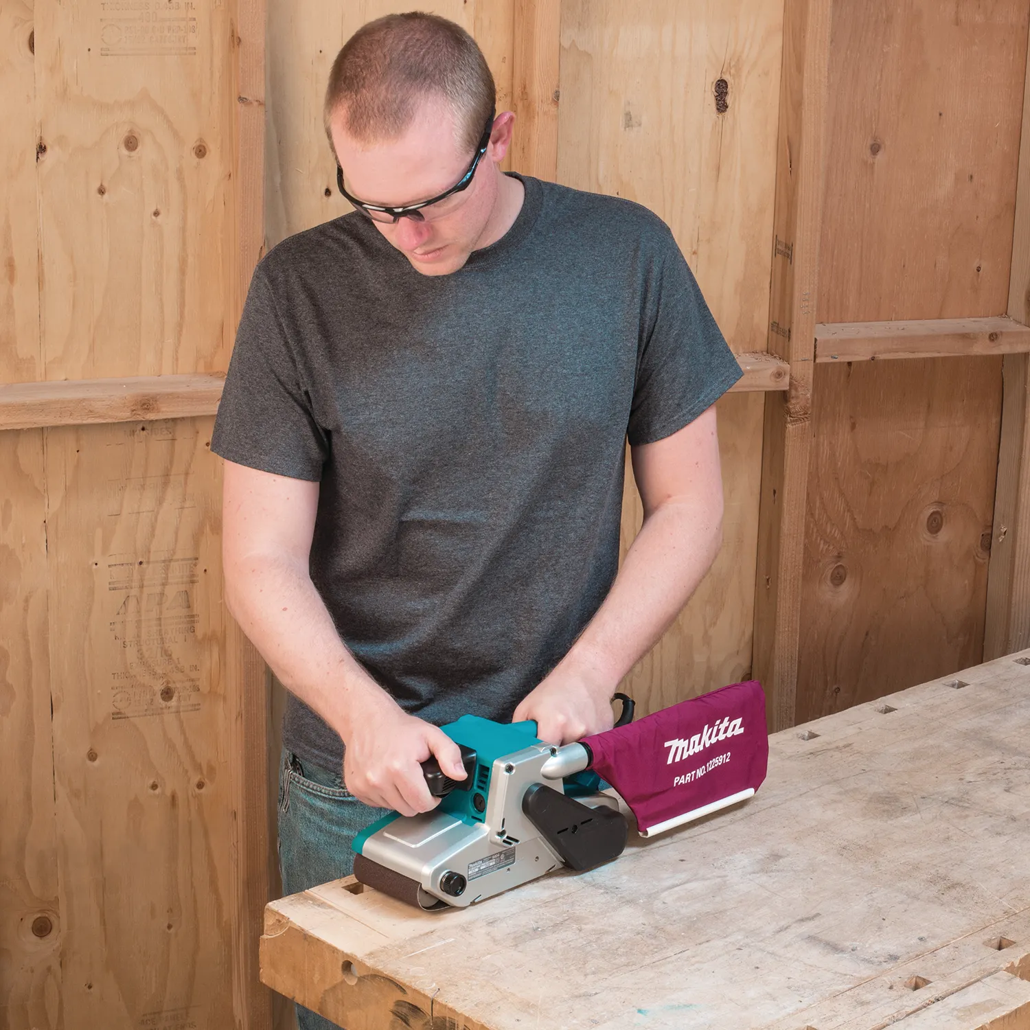 Makita 9404 4"x 24" Belt Sander