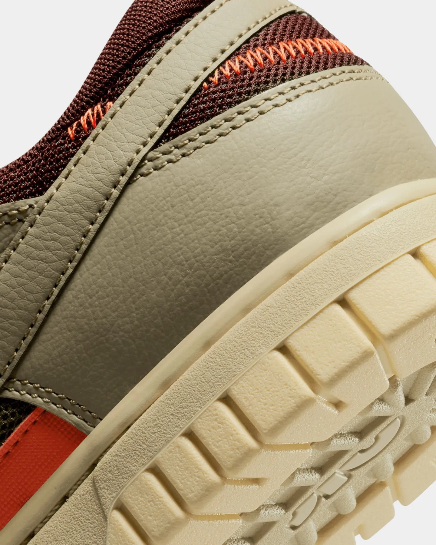 Nike Dunk Low Remastered Medium Olive/Neutral Olive-Earth