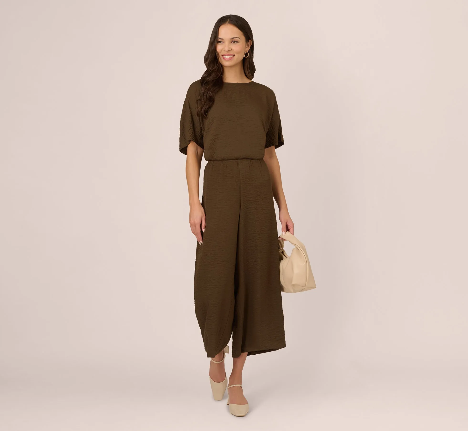 Wide Leg Crinkle Pull On Cropped Pant In Chocolate Walnut